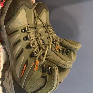 Nortiv Boys Waterproof boots size 6.5